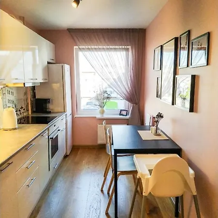 Apartment Sunset Near Sea - Family Friendly Space With Bath And Good Coffee *